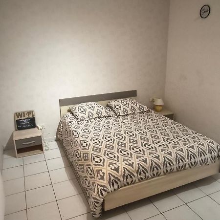 Apartamento Bienvenue En Gatine Le Retail Exterior foto